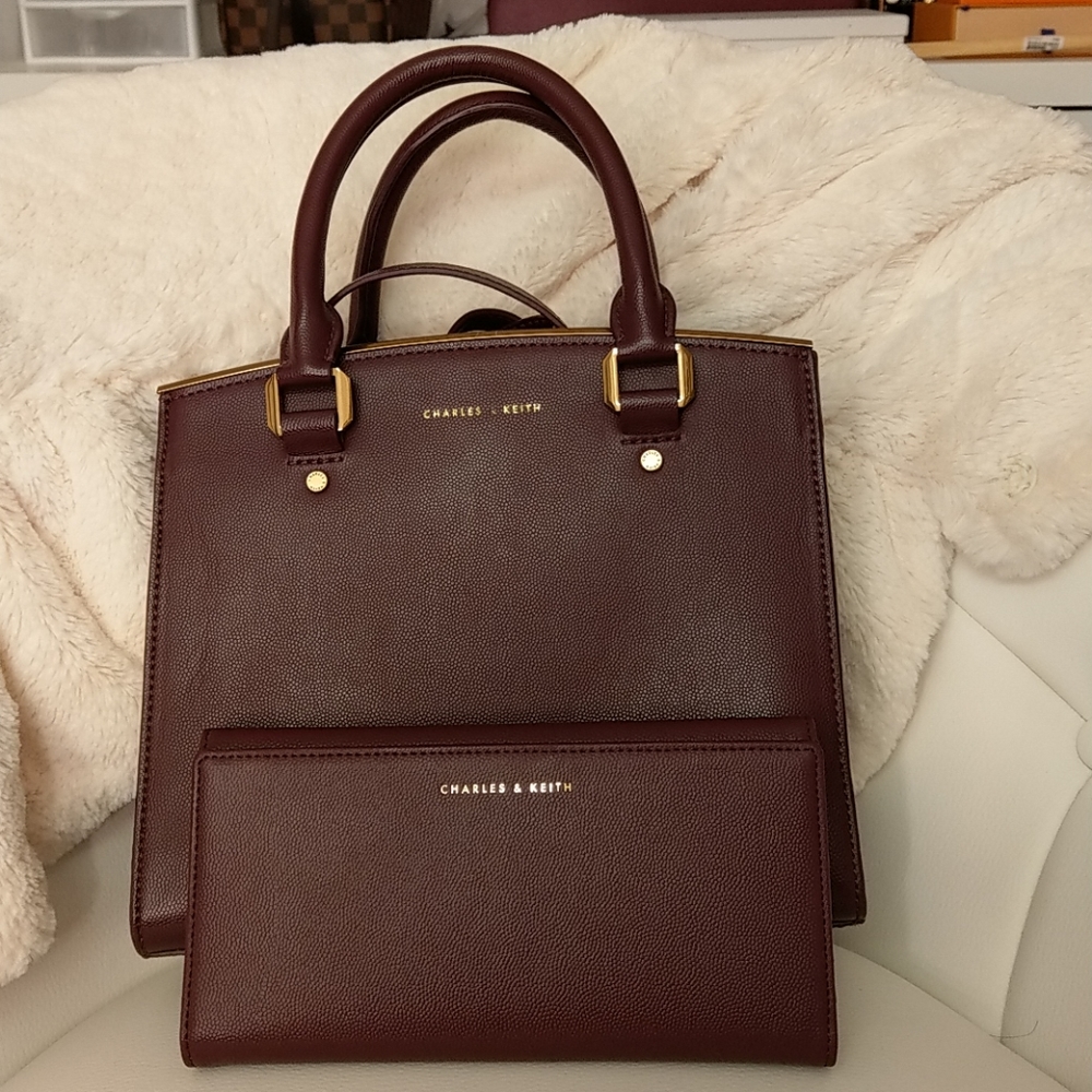 Set of bag & wallet - great condition- burgundy